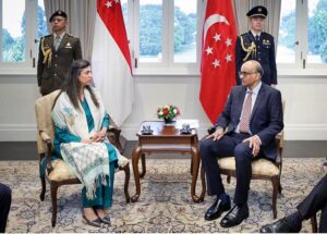 High Commissioner Rabia Shafiq presenting her credentials to President Tharman Shanmugaratnam at the President's Office.