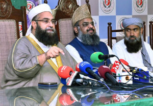 Chairman Pakistan Ulema Council Allama Tahir Ashrafi addressing a press conference at Press Club.