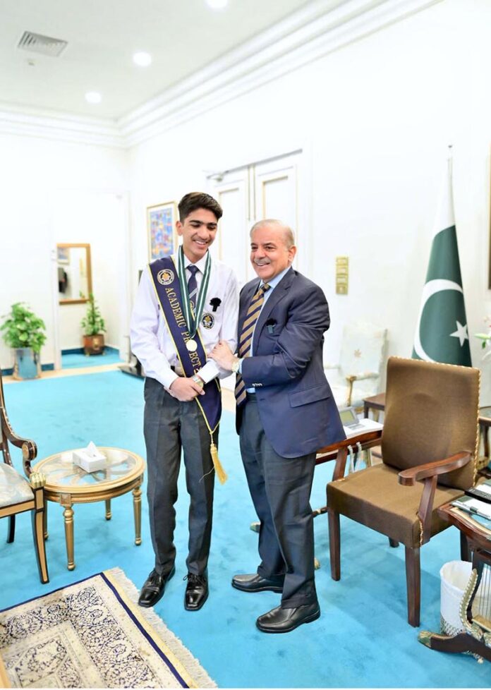 Prime Minister Muhammad Shehbaz Sharif meets Ayan Kashif and his family. Ayan Kashif is a student of Daanish School and he secured the first position in the annual exams of Intermediate and Secondary Education Lahore