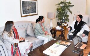 A 3-member delegation of the United Nations Environment Programme's Denmark Mission led by Senior Economist Xianli Zhu called on Coordinator to Prime Minister on Climate Change Romina Khurshid Aalm in the M/o Climate Change & Environmental Coordination.