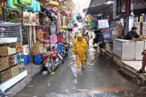 Pedestrians are facing significant issues in Reshamgali due to accumulated sewerage water from a clogged system. Immediate intervention from the authorities is required to address this problem.