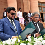 Sindh Governor Kamran Khan Tessori administering the oath of the office to Mr. Justice Mohammad Shafi Siddiqui as the Chief Justice (CJ) of the Sindh High Court