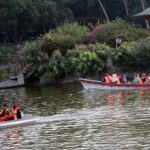 People are enjoying boating at Gulshan-e-Iqbal Park as large number of people arrives to spend their holiday