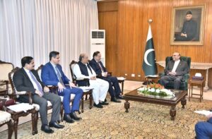 A delegation of the Federal Public Service Commission (FPSC), led by the senior member Akbar Hussain Durrani called on President Asif Ali Zardari at Aiwan-e-Sadr.