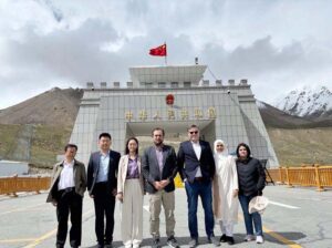 Ambassador of Pakistan to China H.E. Khalil Hashmi in a group photograph during a productive visit to Khunjerab border.