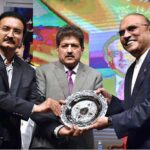 Journalist Hamid Meer presenting the souvenir to the President Asif Ali Zardari during “Prof Waris Mir Memorial Seminar” to pay tribute to Waris Meer organized by Waris Mir Foundation at Alhamra