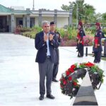 Interior Minister Mohsin Naqvi laying floral wreath at the Yadgar-e-Shuhada in Frontier Corps Balochistan (South) Headquarters