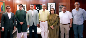 Chairman PPP, Bilawal Bhutto Zardari in a group photo with Sindh Chief Minister Syed Murad Ali Shah, PPP senior leaders, Syed Naveed Qamar, Shazia Marri and others after a meeting on the economic situation of the country