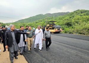 Federal Minister for Interior Mohsin Naqvi inspecting the extension of Margalla Avenue project