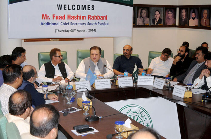 Additional Chief Secretary South Punjab Fauad Hashim Rabbani addressing the members of the Chamber of Commerce and Industry during his visit