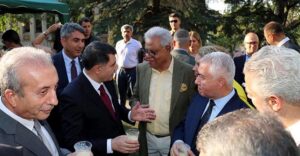Ambassador of Pakistan to Turkiye Dr. Yousaf Junaid along with Governor Ankara Vasip Sahin at Pakistan Mango Festival held in Ankara.