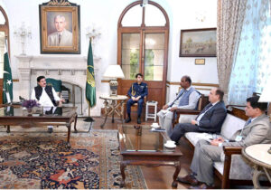Governor Khyber Pakhtunkhwa Faisal Karim Kundi exchanging views with Managing Director/CEO Sui Northern Gas Pipelines Limited (SNGPL) Amer Tufail at Governor House.