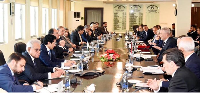 Senator Muhammad Aurangzeb, the Federal Minister for Finance and Revenue was called on by the Trade Minister of Turkiye H.E. Prof. Dr. Omer Bolat along with the business delegation