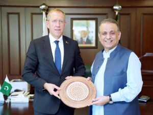 Ambassador of Belarus to Pakistan, H.E. Andrei Metelitsa called on Federal Minister for Privatization, Board of Investment and Communications, Abdul Aleem Khan.