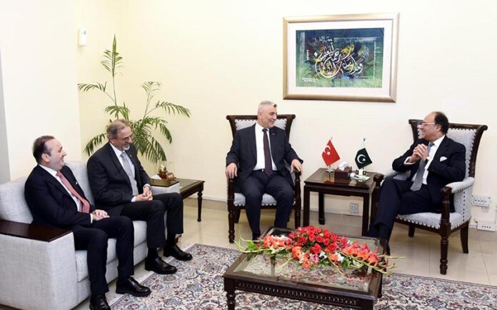 Senator Muhammad Aurangzeb, the Federal Minister for Finance and Revenue was called on by the Trade Minister of Turkiye H.E. Prof. Dr. Omer Bolat along with the business delegation