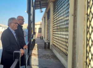 Deputy Prime Minister and Foreign Minister Senator Mohammad Ishaq Dar offering prayers at Roza-e-Rasool ( SAW) in the holy city of Madinah.