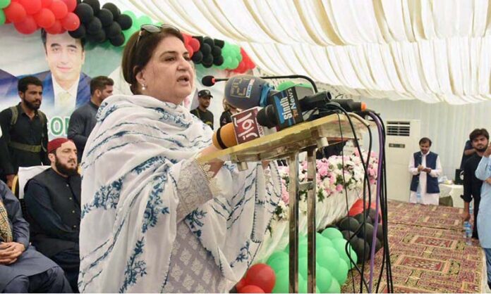 Chairperson BISP Senator Mrs. Rubina Khalid addressing the public gathering at BISP office