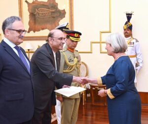 The Ambassador-designate of Ireland, Ms. Mary O'Neil, presenting her credentials to the President Asif Ali Zardari, at Aiwan-e-Sadr.