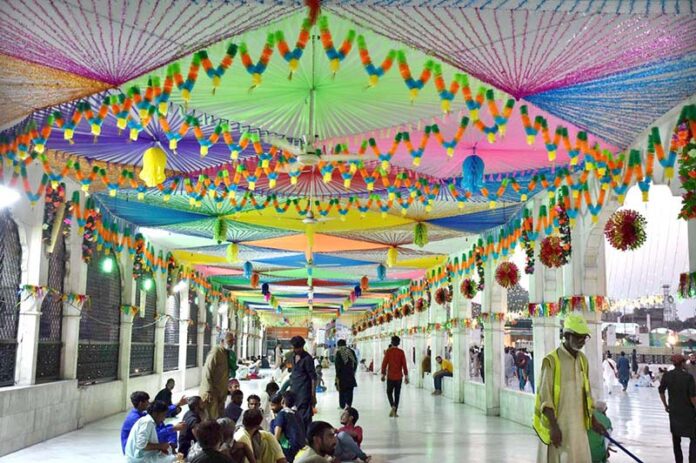 An inner view of Data Darbar decorated in connection with 981 Urs Celebration of Data Ali Hajveri(RA)