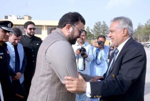 Deputy Prime Minister Muhammad Ishaq Dar and Balochistan Chief Minister Mir Sarfraz Bugti head to the Governor House from Quetta Airport.