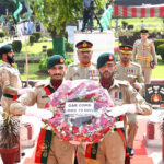 Commanding Officer 10 Division Shoaib bin Akram laying wreath at Mazar Iqbal on the Independence Day of Pakistan celebrations