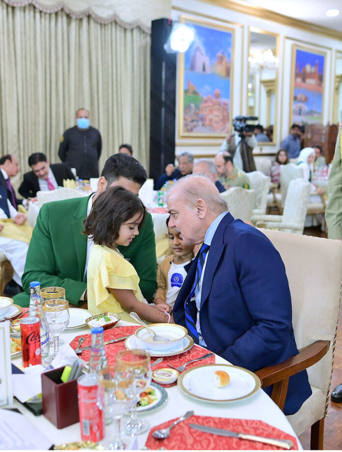 Prime Minister Muhammad Shehbaz Sharif hosted a banquet in honor of Olympic Gold Medalist Arshad Nadeem, his Family and other Olympians and national athletes at the Prime Minister's House