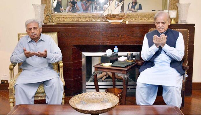 Prime Minister Muhammad Shehbaz Sharif offers Fateha for late Rana Afzal Hussain, brother of Rana Tanveer Hussain, Federal Minister
