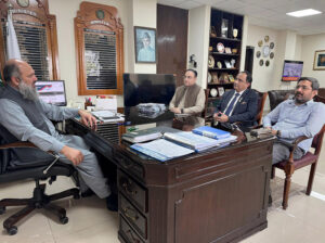 Federal Minister for Commerce Jam Kamal Khan and Senior Vice Chairman Tariq Mehmood of the Oil Marketing Association deliberate on boosting Balochistan's economy through the development of licensed fuel stations