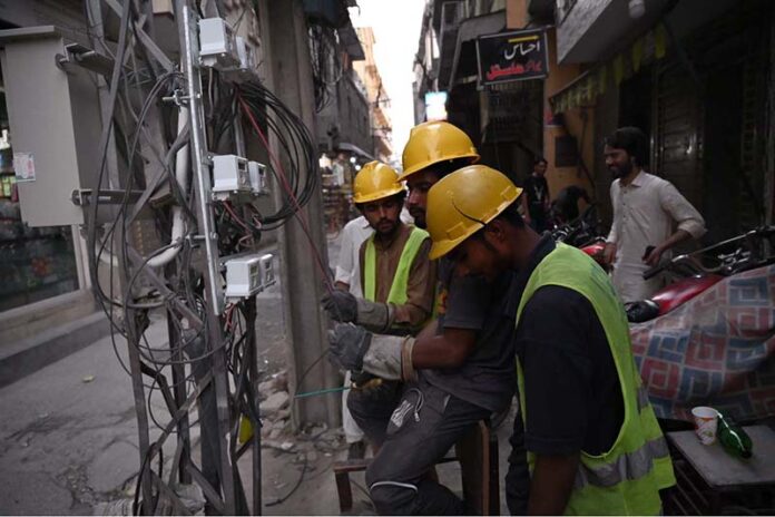 IESCO workers install new Advanced Metering Infrastructure (AMI), driving innovation in the energy sector