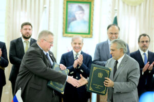 Prime Minister Muhammad Shehbaz Sharif and Deputy Prime Minister of Russian Federation, Alexei Overchuk witness signing of a Memorandum of Understanding between Pakistan and Russia to increase cooperation in different fields