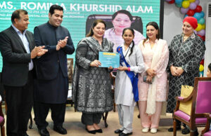 Coordinator to the Prime Minister on Climate Change, Romina Khurshid Alam, distributing certificates to students at the COP29 Simulation Program held at Aiwan-e-Iqbal.