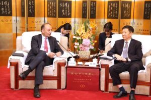 Federal Minister for Petroleum Dr Musadik Malik meets with the Governor Mr. Zhao Gang of Shaanxi province.