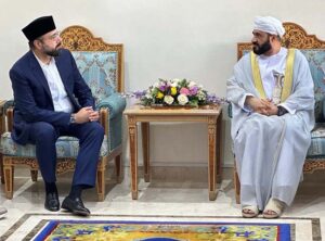 Federal Minister for Religious affairs and inter-faith Harmony Chaudhary Salik Hussain meeting with Oman's Minister of Auqaf and Religious affairs Mohammad bin Said bin Khalfan Al- Mamari on 30 September, 2024 during his three day visit to Oman.