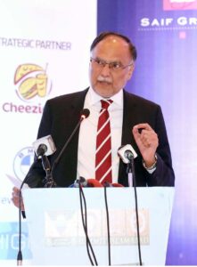 Federal Minister for Planning, Development and Special Initiatives Ahsan Iqbal speaking as the Chief Guest at the launch of the book "Pakistan's 100 Most Successful CEOs and Diplomats.