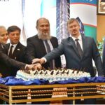 Federal Minister for Commerce Jam Kamal Khan alongwith Oybek Usmanov, Ambassador of Uzbekistan to Pakistan cutting cake on the occasion of 33rd Anniversary of the Independence Day of Republic of Uzbekistan