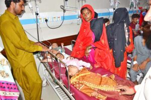 Affected children are being given medical aid at civil hospital due to the gas leakage of the water filter plant at Khurshed Colony Hala Naka.