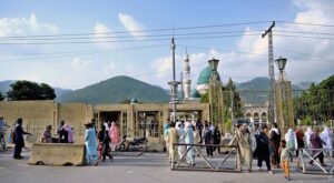 People arrives at Bari Imam Shrine in Federal Capital.