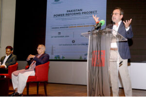 Federal Minister for Power Sardar Awais Ahmad Khan Leghari addresses an event on Pakistan Power Reforms at IBA main campus.