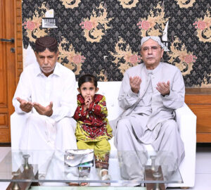 President Asif Ali Zardari offering condolences to the family members of Deputy Commissioner Zakir Baloch Shaheed.
