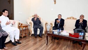President Asif Ali Zardari offering Fateha over the sad demise of the brother of Deputy Prime Minister and Foreign Minister, Senator Mohammad Ishaq Dar.