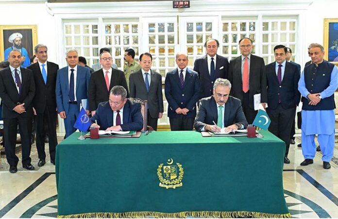 Prime Minister Muhammad Shehbaz Sharif and President of Asian Development Bank Mr. Masatsugu Asakawa witness signing of loan agreements with regard to Sindh Emergency Housing Reconstruction Project and Khyber Pakhtunkhwa Rural Roads Development projects