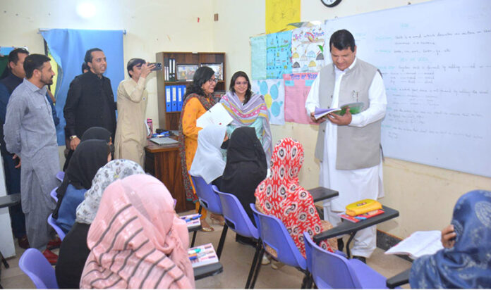 Federal Minister for States and Frontier Regions, Engr. Amir Muqam visiting different classrooms for Afghan Refugees at Urban Cohesion Hub Centre