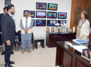 Barrister Daniyal Chaudhry, MNA took the charge for the post of Parliamentary Secretary of Information and Broadcasting. On arrival at the Ministry he was welcomed by Secretary Information and Broadcasting Ambreen Jan and senior officers of the Ministry. He was briefed on the functions of the Ministry