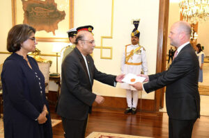 The Ambassador-designate of Belgium, Charles-Idesbald Van Der Gracht De Rommerswael, presenting his diplomatic credentials to President Asif Ali Zardari, at Aiwan-e-Sadr.