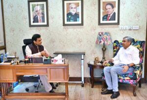 Interior Minister Mohsin Naqvi meeting with PML-N leader Hamza Shehbaz at Model Town.