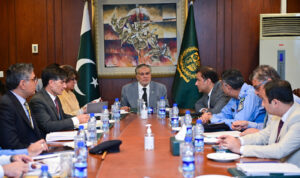 UAE delegation meets DPM Dar to discuss investment in aviation sector