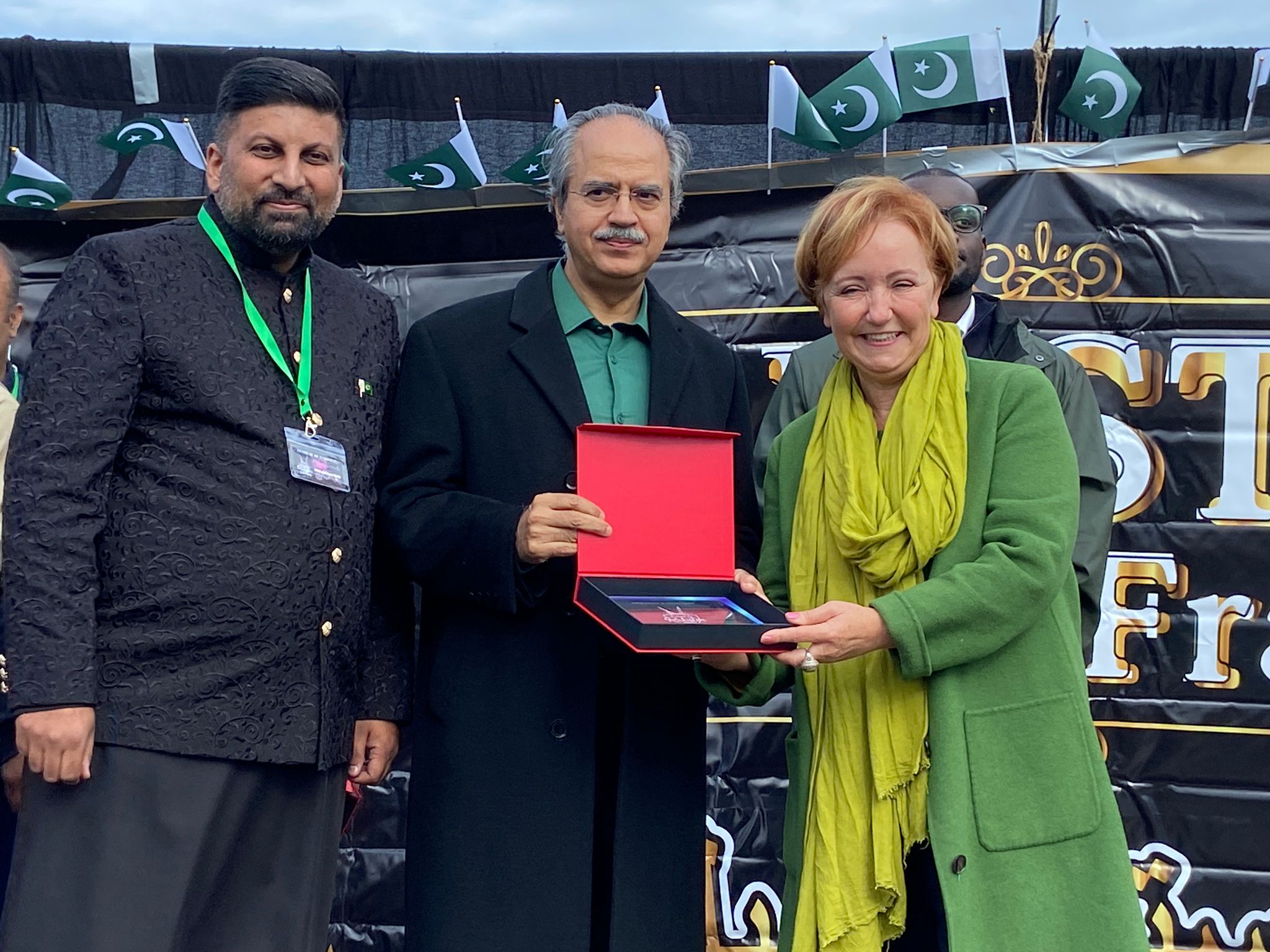Ambassador Ahmed joins diaspora at Pakistan Festival in Paris