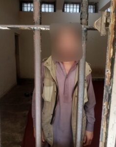 17 outlaws held; drugs & weapons recovered