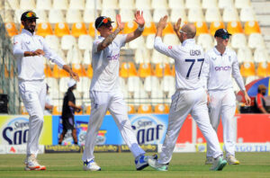 APP20-111024 MULTAN: October 11-England's Jack Leach shines receives the Best Bowler of the Match award after winning the first Test cricket match between Pakistan and England. England beat Pakistan by an innings and 47 runs in the first Test. APP/QSM/MAF/FHA/SSH APP21-111024 MULTAN: October 11 - England's batter Harry Brook receiving Best Player of the Match after winning innings with 47-run victory over Pakistan in the first Test. APP/QSM/MAF/FHA/SSH