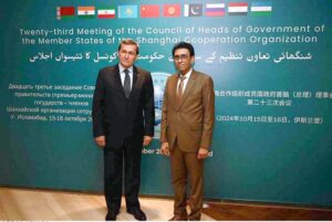 Turkmenistan, Deputy Chairman of the Cabinet of Ministers, Rashid Meredov being received by Federal Minister for Education and Professional Training, Khalid Maqbool Siddiqui at Islamabad International Airport as he arrives in Pakistan to attend the SCO Summit.